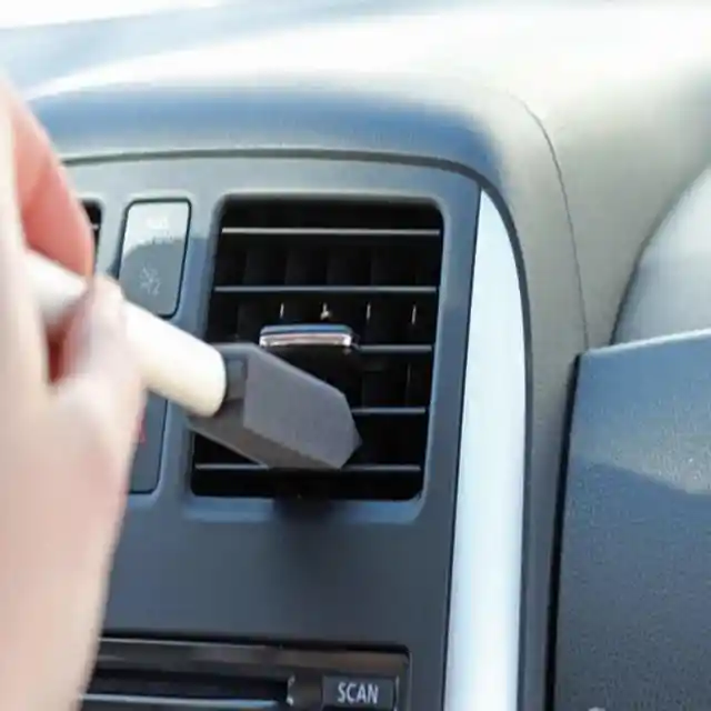 Foam Brushes Are Perfect For Cleaning Vents