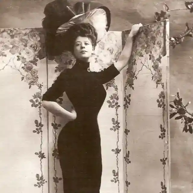 4. Camille Clifford – A Living Ideal