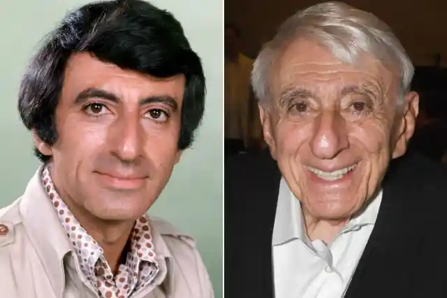 Jamie Farr – Born in 1934
