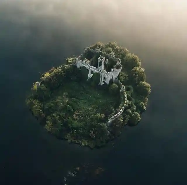 Abandoned Castle - County Roscommon, Ireland