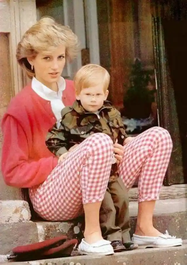 A 1968 Photo Of Princess Diana And Harry Enjoying Some Leisure Time