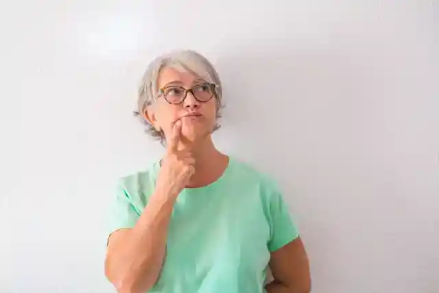 隠された手がかり