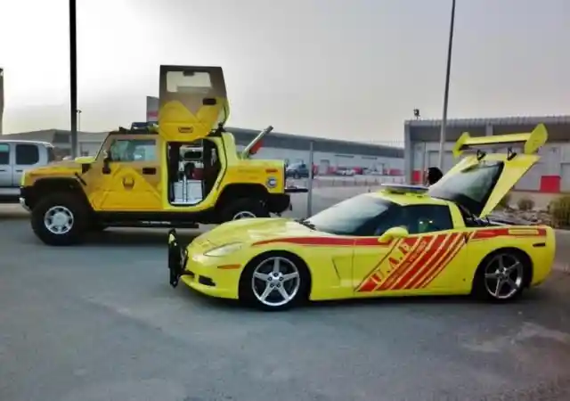 Incluso los policías conducen Ferraris