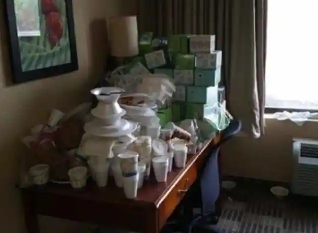 40 Awful Guests Recorded by Hotel Staff