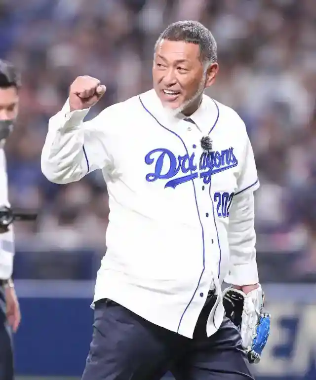 2nd place: Kazuhiro Kiyohara - Baseball player