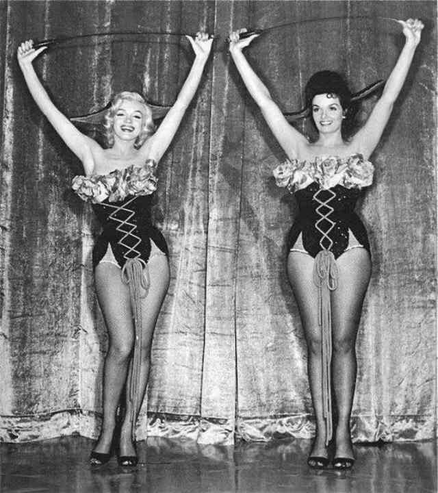 1953 Jane Russell And Marilyn Monroe Filming 'Gentlemen Prefer Blondes'