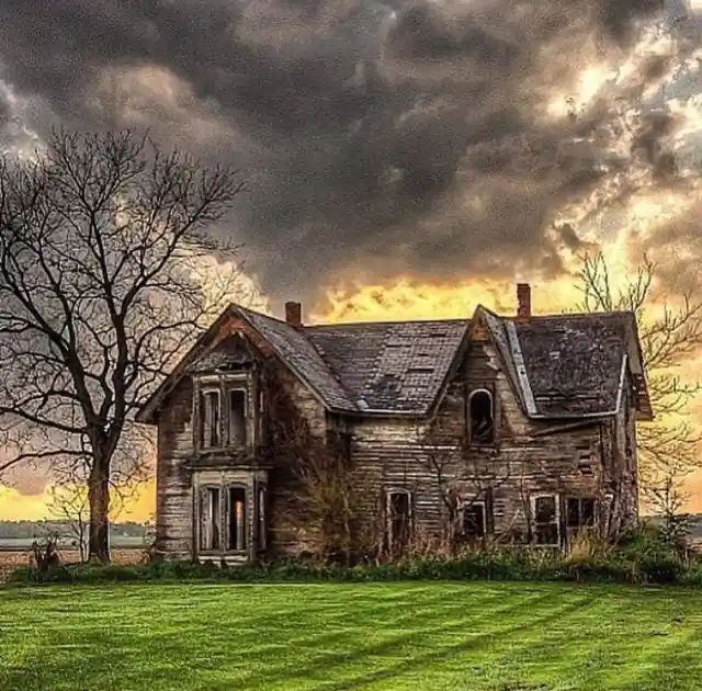 Abandoned Farm - Ontario, Canada