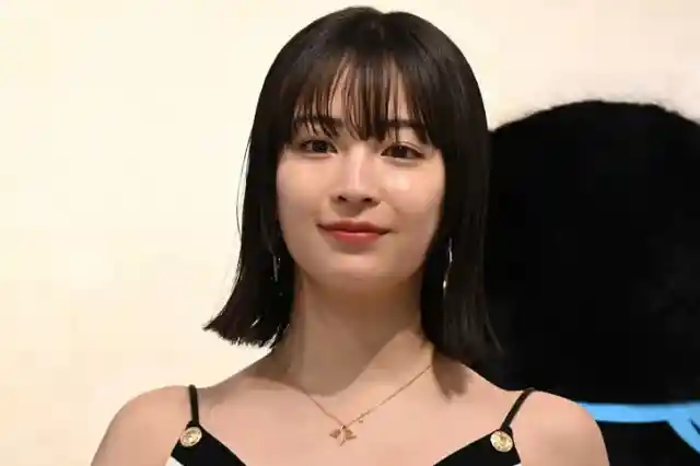 Suzu Hirose – Actress, Estimated Net Worth: $2 million (around 200 million yen)