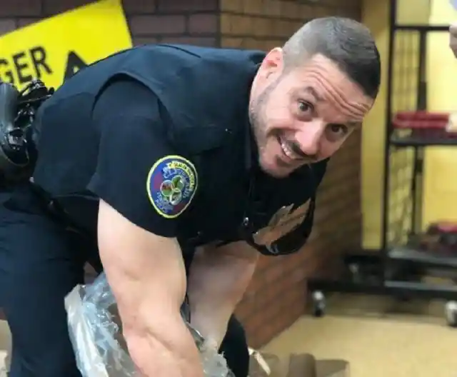 Inspiring Cops Helping Out