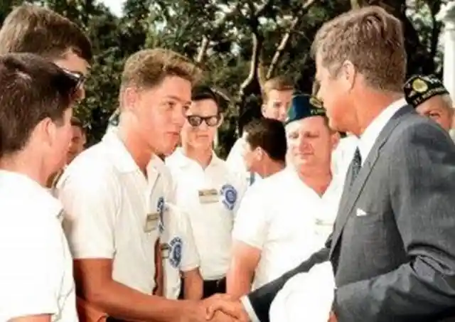 1963 - Bill Clinton conoce a J.F.K.