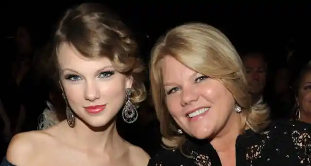 Is Mom Your BFF? These 29 Celebrities Are Just Like You