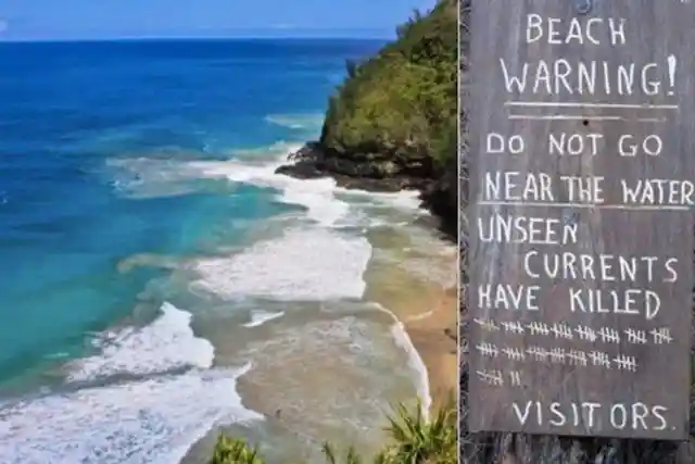 HANAKAPIAI BEACH, HAWAII