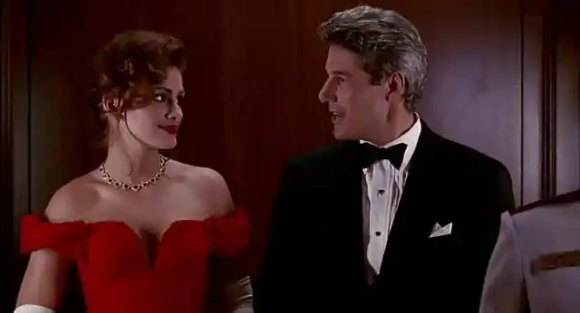 In welchem Film trug Julia Roberts dieses schillernde rote Kleid?
