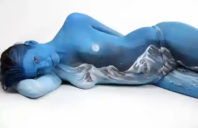 14. Arctic Illusion: A Chilly Body Canvas