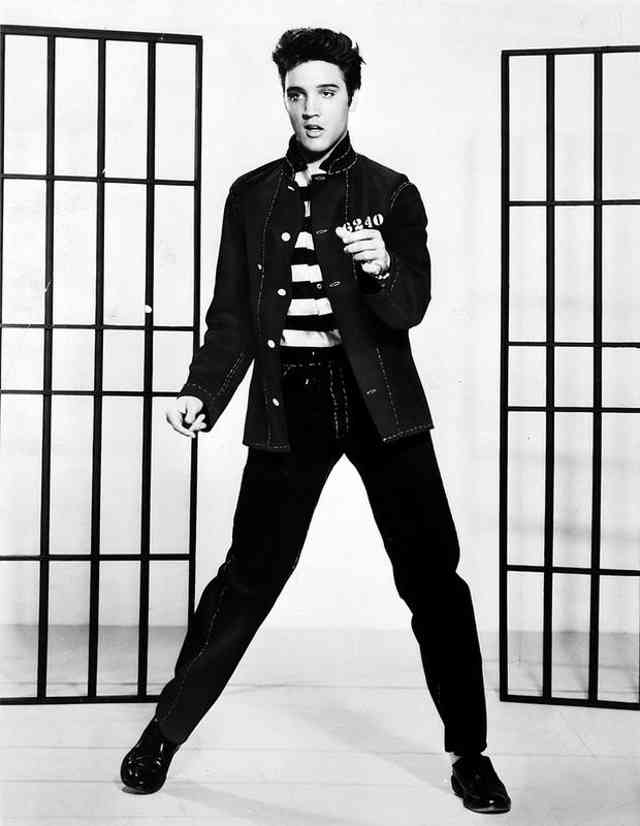 Quale canzone di Elvis Presley divenne la sua prima hit numero uno nelle classifiche di Billboard nel 1956?