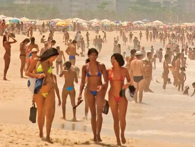 COPACABANA BEACH, BRAZIL