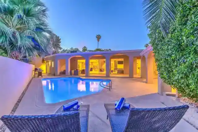 A Serene Hideaway from the Busy City Life