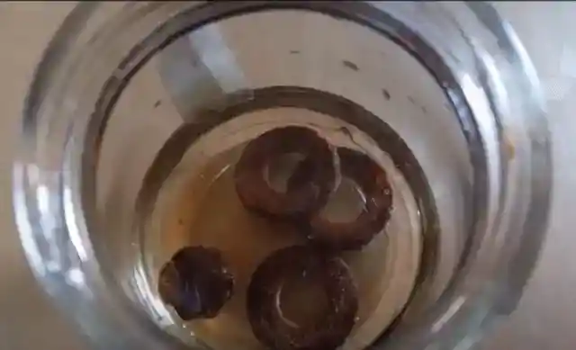 Clean Your Keyboard with Post-it Notes