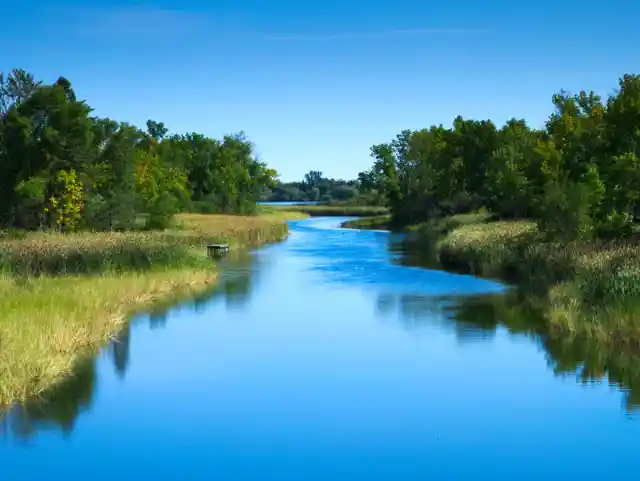 What 2,320-mile-long river begins in Minnesota and ends in Louisiana?