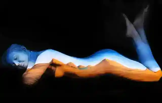 24. Desert Mirage: A Living Landscape
