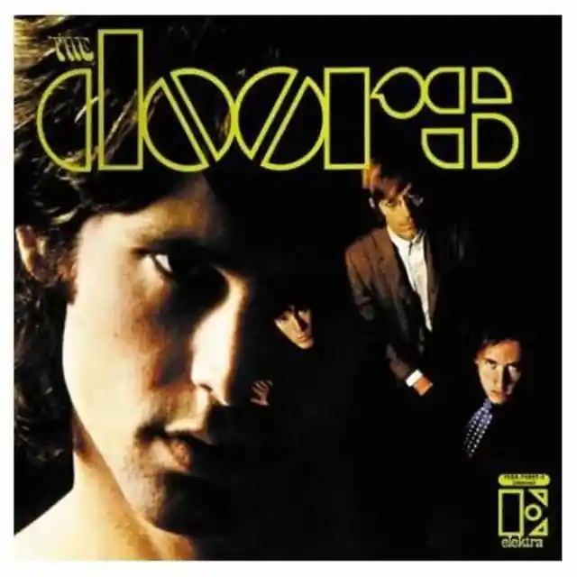 Quale famoso musicista rock ha prodotto l'album di debutto dei Doors?