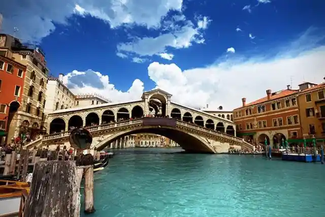 Rialto Bridge – Italy