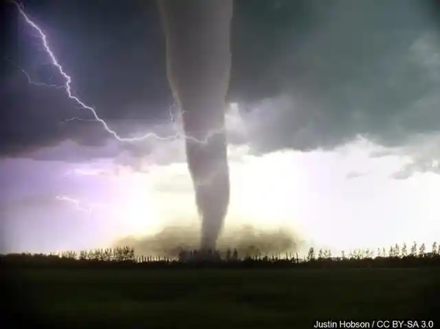 Where in the world is this terrifying twister?