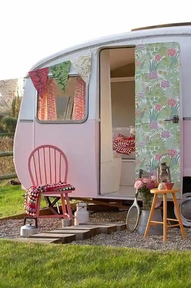 40 Ways To Save Caravan Space