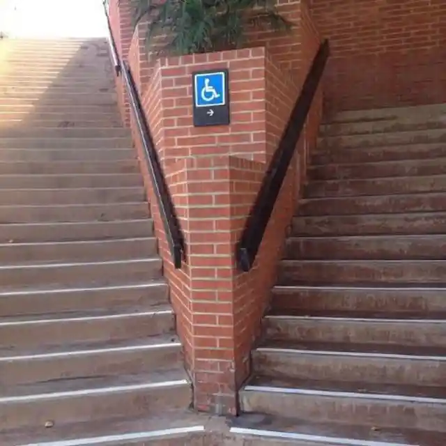 Puedes tomar las escaleras, o la escalera