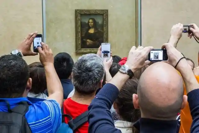 Just A Glimpse of Mona Lisa