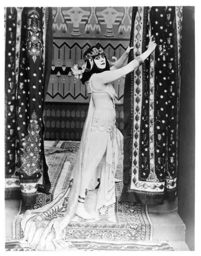 Theda Bara - Snake Woman