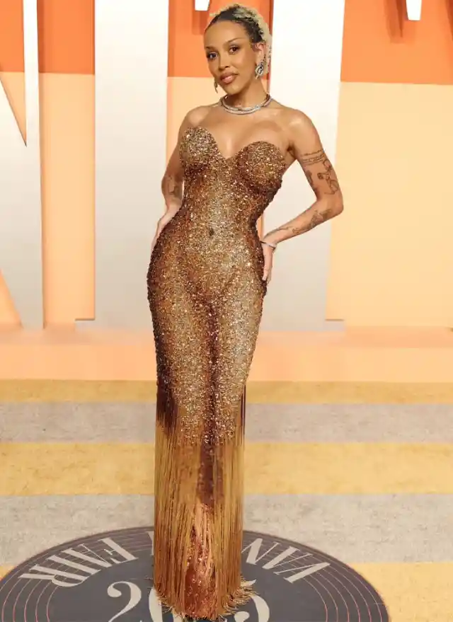 Doja Cat – 5’5, 120 Lbs