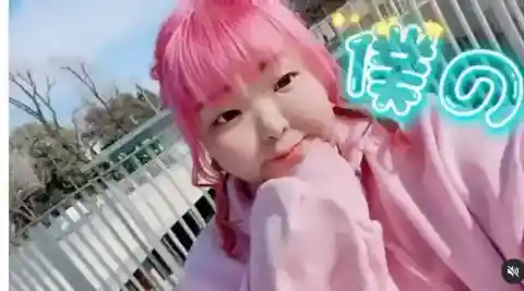 6th Place: Host Crazy Aoi – YouTuber