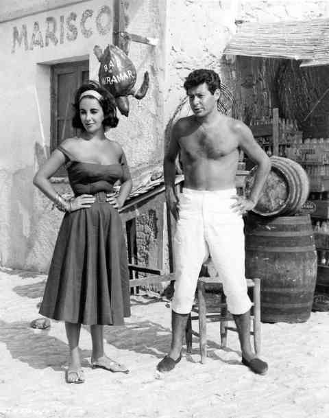 Elizabeth Taylor & Eddie Fisher - On The Set Of "Suddenly Last Summer" - 1959