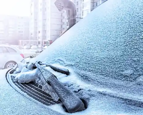 Vinegar for Ice on the Windshield