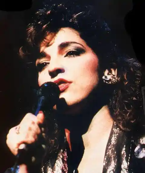 Gloria Estefan Singing In The Late 1970s Early 1980s