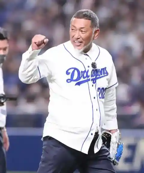 2nd place: Kazuhiro Kiyohara - Baseball player