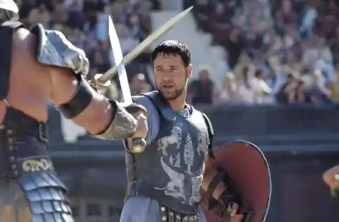 In which film does Russell Crowe play a Roman general?