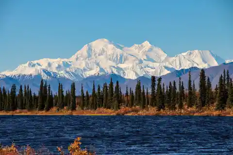 Which state has the highest peak in the U.S.?