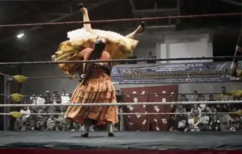 A Look Inside The World Of Bolivian Wrestling