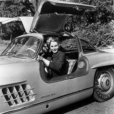 A 1950s Photo Of Zsa Zsa Gabor & Her Incredible 300SL Gullwing