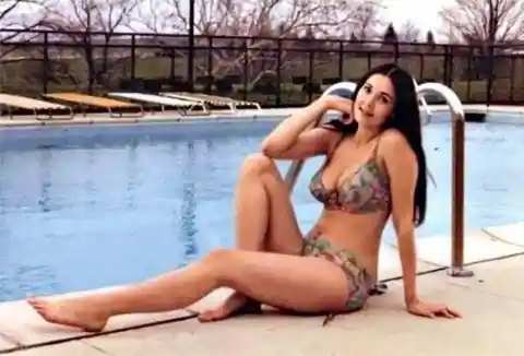 A Rare Bikini Shot of Lynda Carter
