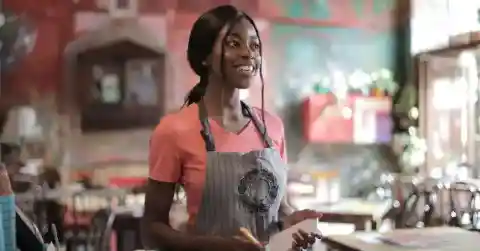 目を離さないで