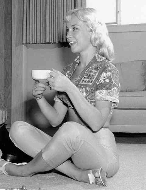 Tea Time With Barbara Eden!