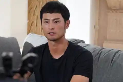 Yu Darvish – Major League Baseball Player, Estimated Net Worth: $23 million (around 2.3 billion yen)