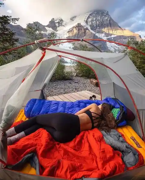 Hiker’s Rain Cover Mishap: A Comedy in the Making