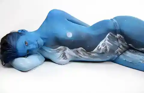 14. Arctic Illusion: A Chilly Body Canvas