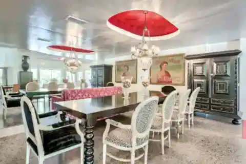 Enter Nicolas Cage’s Former Home