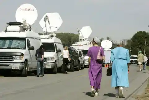 Algunos amish se dejan fotografiar