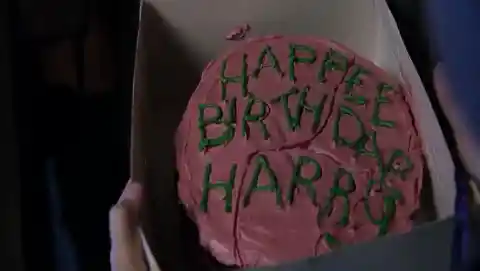 Wann wünscht Hagrid Harry ein "Happee Birthdae"?